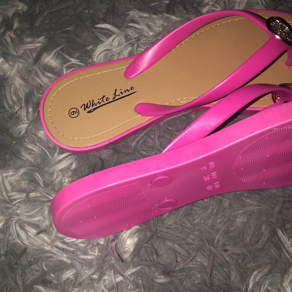 Flip Flops - Picture 4 of 6